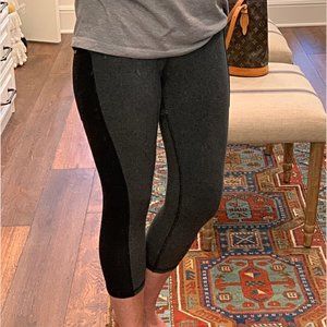 Workout Capri Yoga Pants Gray + Black with Pocket